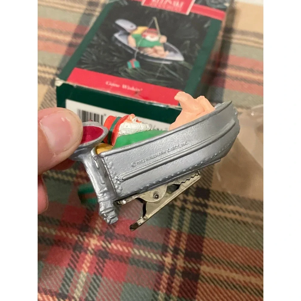 Hallmark Gone Wishin Ornament Unisex OS Silver Excellent 1992 Santa Boat Clip-On
